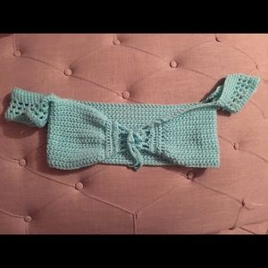 Women’s reversible over the shoulder blue crop top